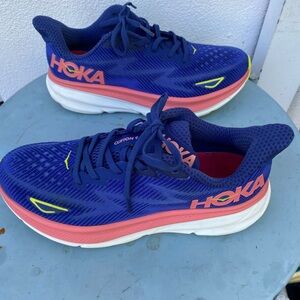 EUC Women's Hoka Clifton 9 Running Shoes (9 US)